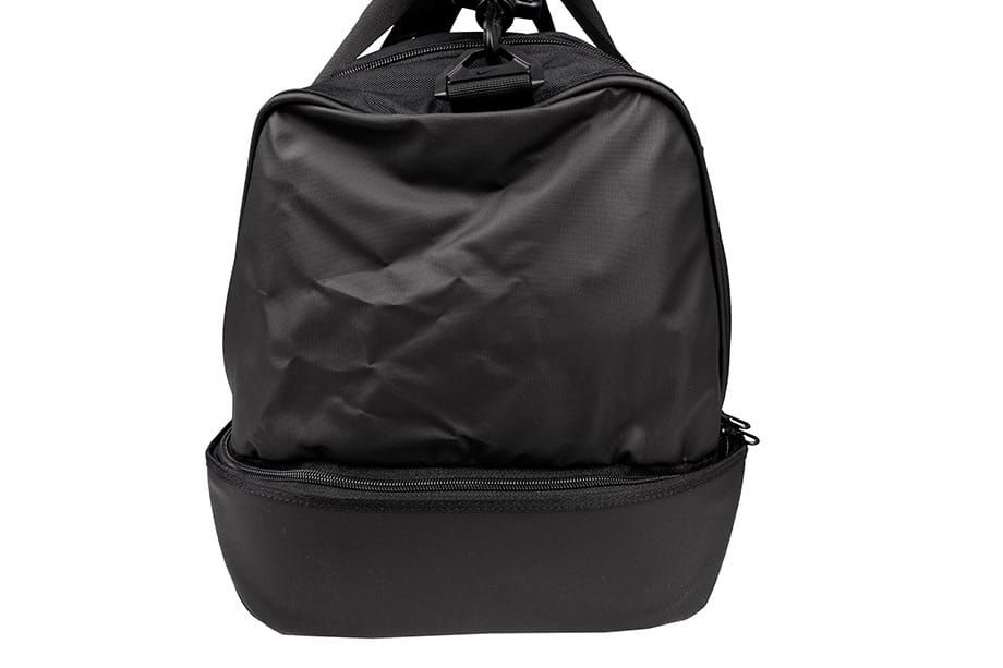 Nike Geantă sport cu fermoar Academy Team M Hardcase CU8096 010 OUTLET Nike Geantă sport cu fermoar Academy Team M Hardcase CU8096 010 OUTLET