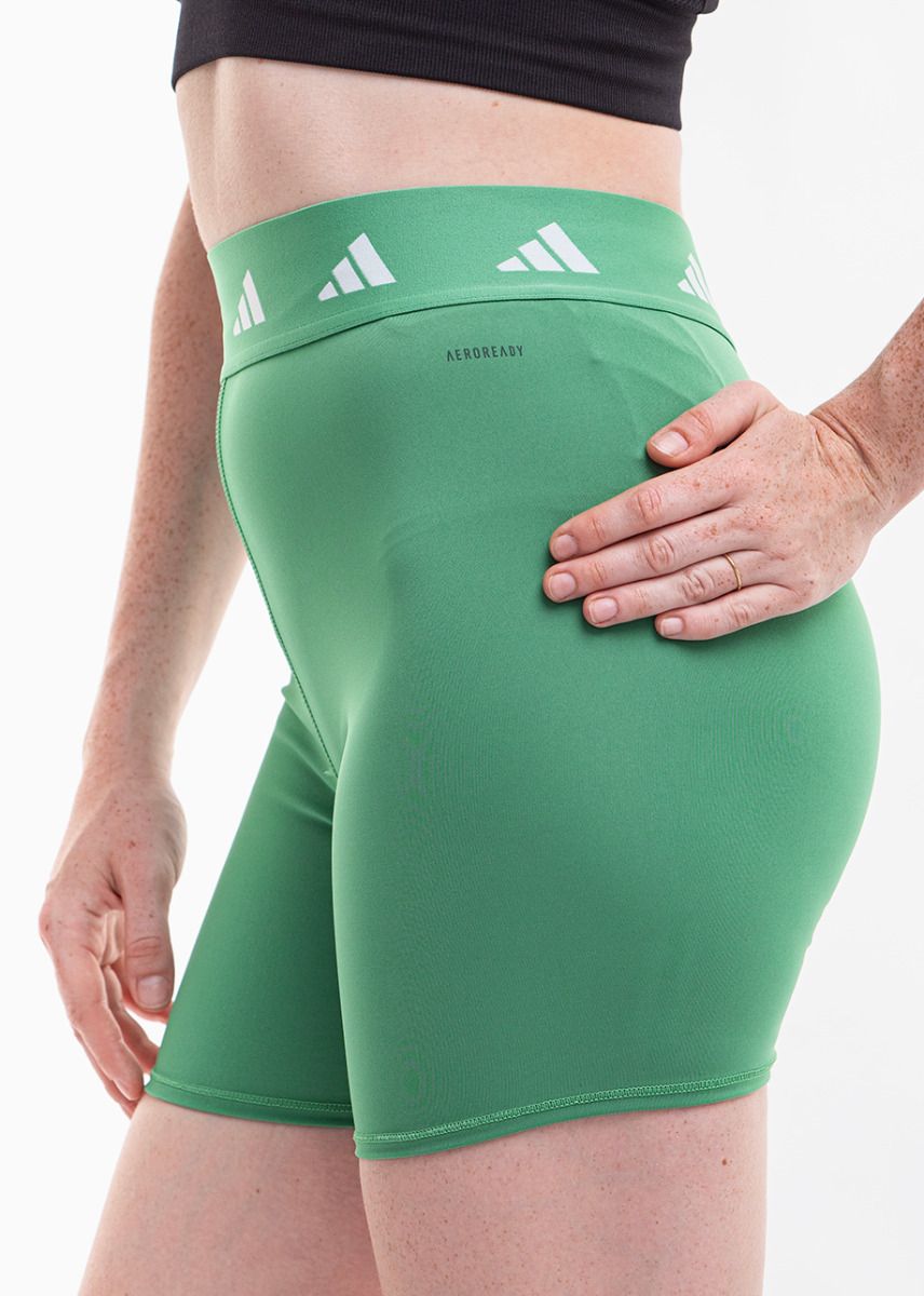 adidas Pantaloni scurți pentru femei Techfit 4" IU1853