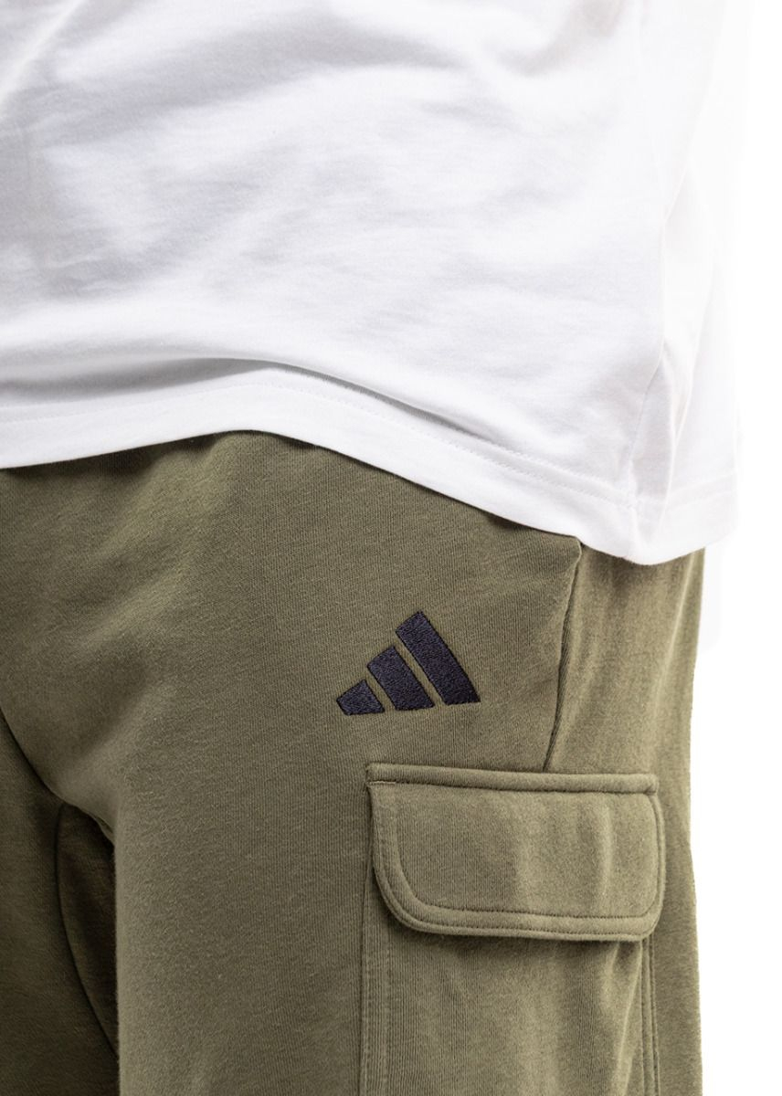 adidas Pantaloni scurți pentru bărbați Essentials Feel Cozy French Terry Cargo JE6292 adidas Pantaloni scurți pentru bărbați Essentials Feel Cozy French Terry Cargo JE6292