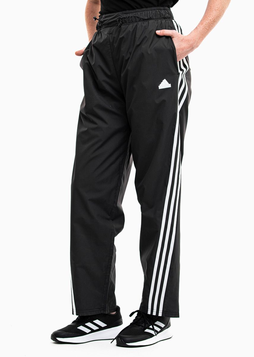 adidas Pantaloni pentru femei Future Icons Three Stripes Woven IP1567