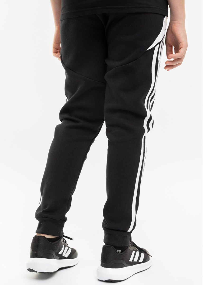 adidas Pantaloni pentru copii Tiro 24 Sweat Pant IJ7659