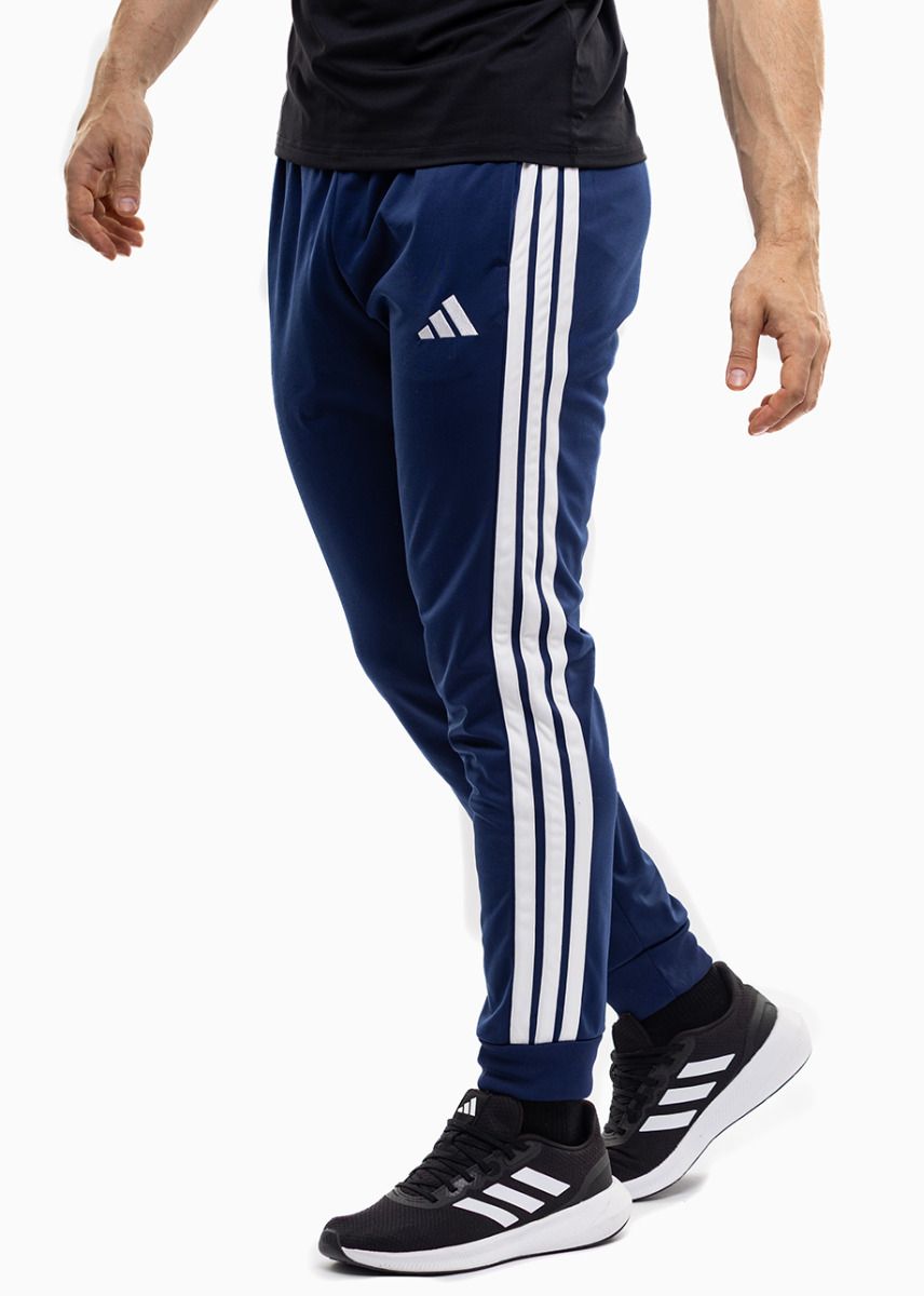 adidas Pantaloni bărbați 3-Stripes Tricot Regular Tapered JI8812 adidas Pantaloni bărbați 3-Stripes Tricot Regular Tapered JI8812
