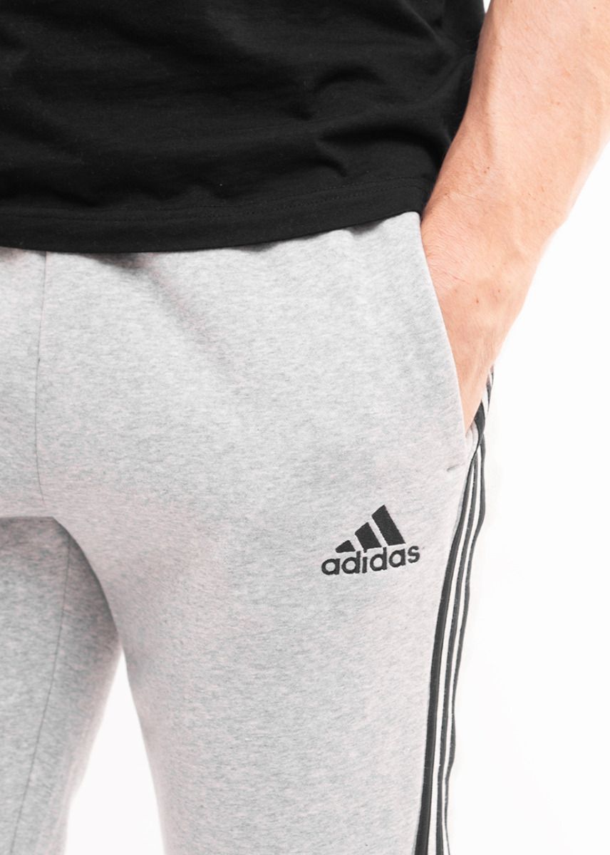 adidas Pantaloni Bărbați Essentials Fleece GK8824