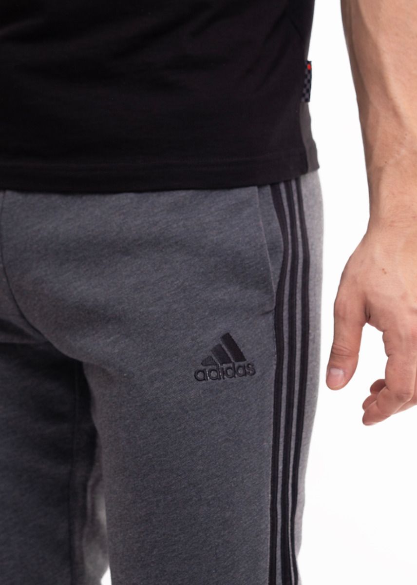 adidas Pantaloni Pentru Bărbați Essentials French Terry Tapered Cuff 3-Stripes Pants H12256