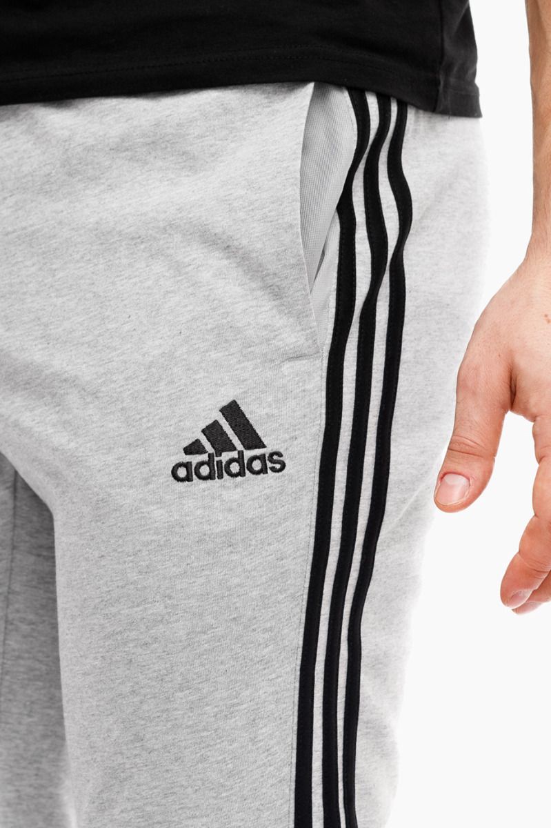 adidas Pantaloni Bărbați Essentials Single GK8998