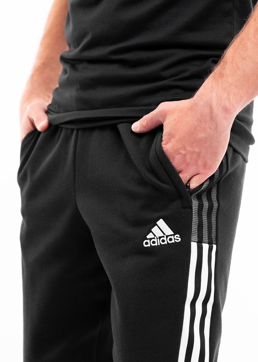 adidas Pantaloni bărbați Tiro 21 Sweat Pant GM7336 EUR XL OUTLET adidas Pantaloni bărbați Tiro 21 Sweat Pant GM7336 EUR XL OUTLET