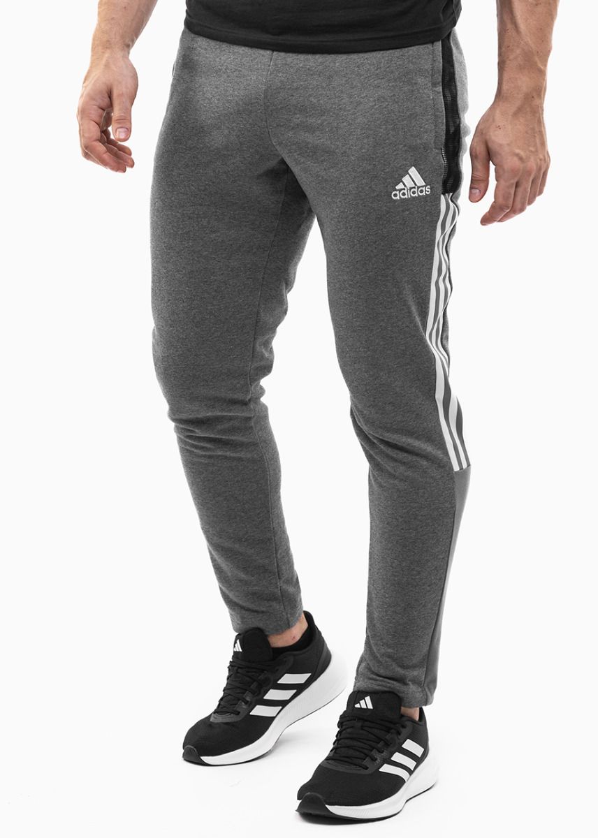 adidas Pantaloni bărbați Tiro 21 Sweat GP8802