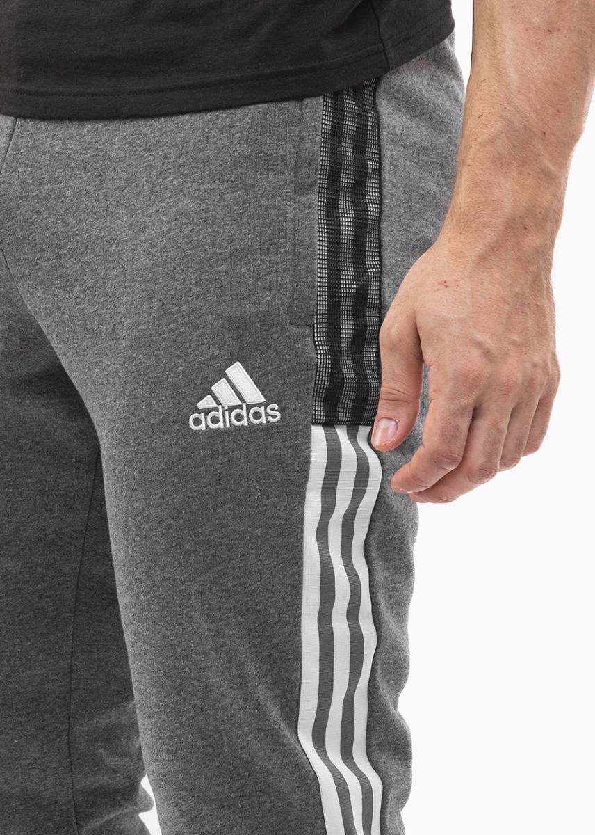 adidas Pantaloni bărbați Tiro 21 Sweat GP8802