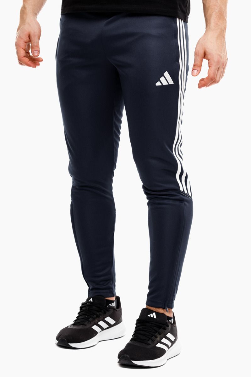 adidas Pantaloni pentru barbati Tiro 23 Club Training Pants HZ0173