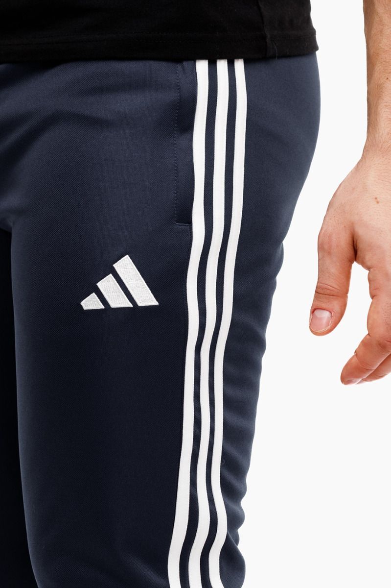 adidas Pantaloni pentru barbati Tiro 23 Club Training Pants HZ0173