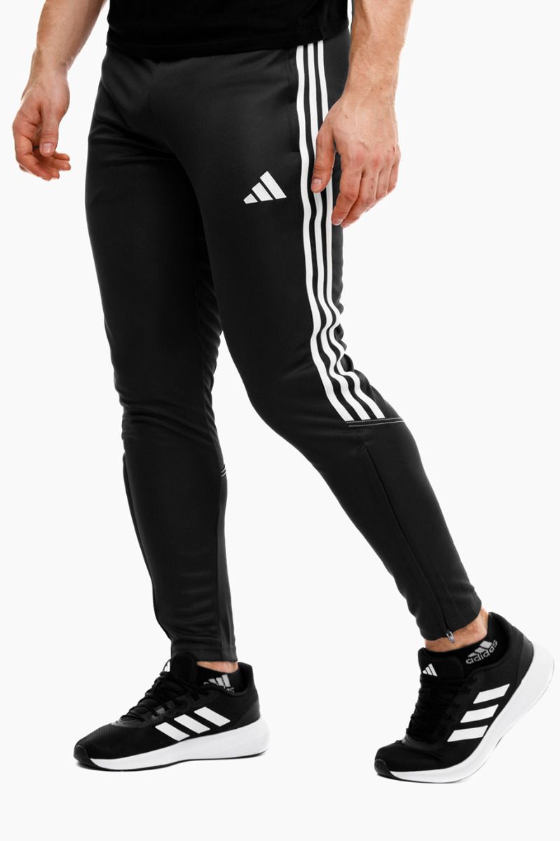 adidas Pantaloni pentru barbati Tiro 23 Club Training Pants HS3619