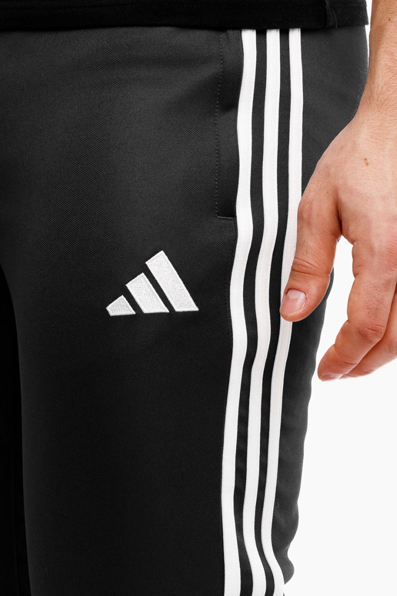 adidas Pantaloni pentru barbati Tiro 23 Club Training Pants HS3619