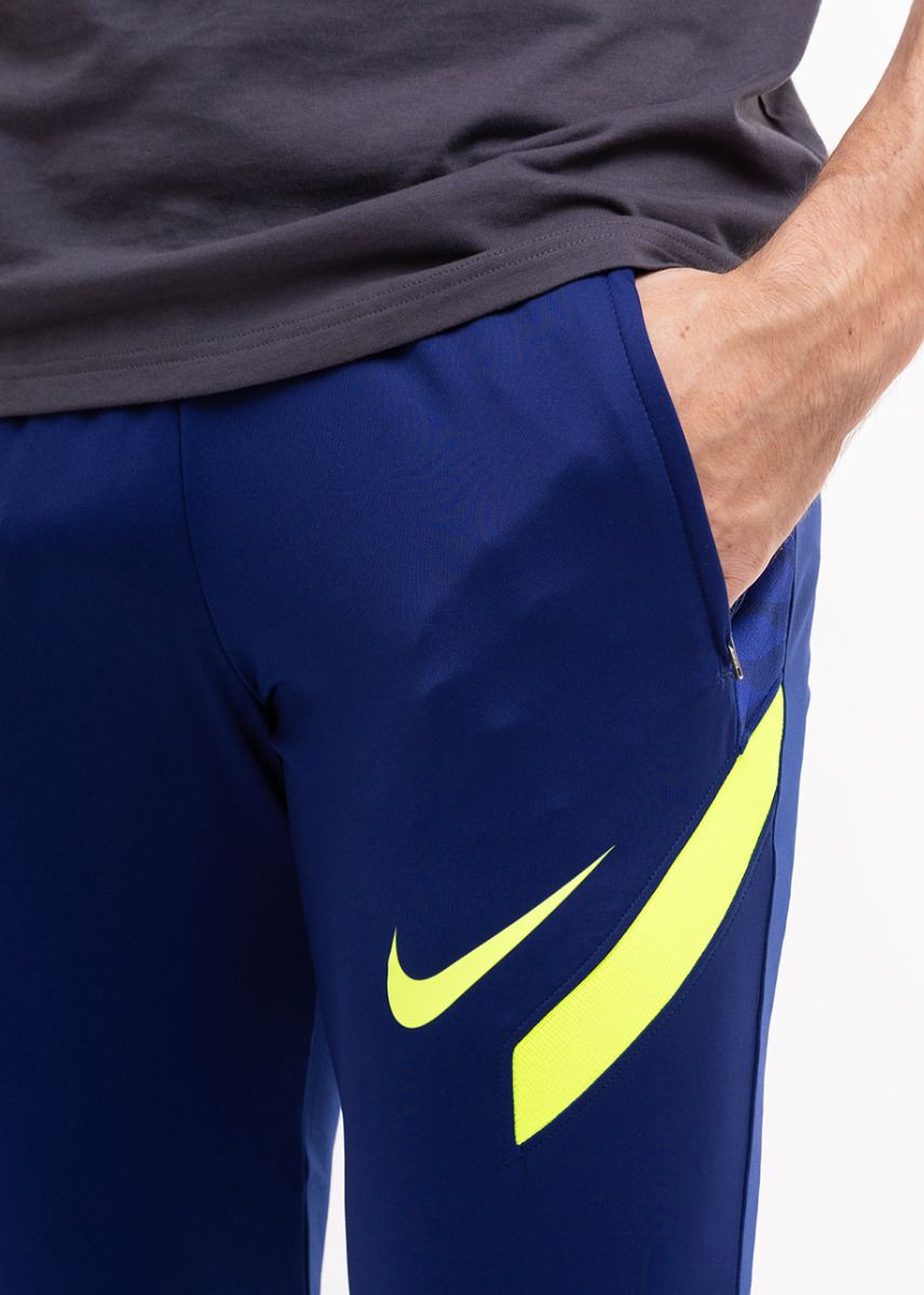 Nike Pantaloni bărbați Dri-FIT Strike CW5862 492