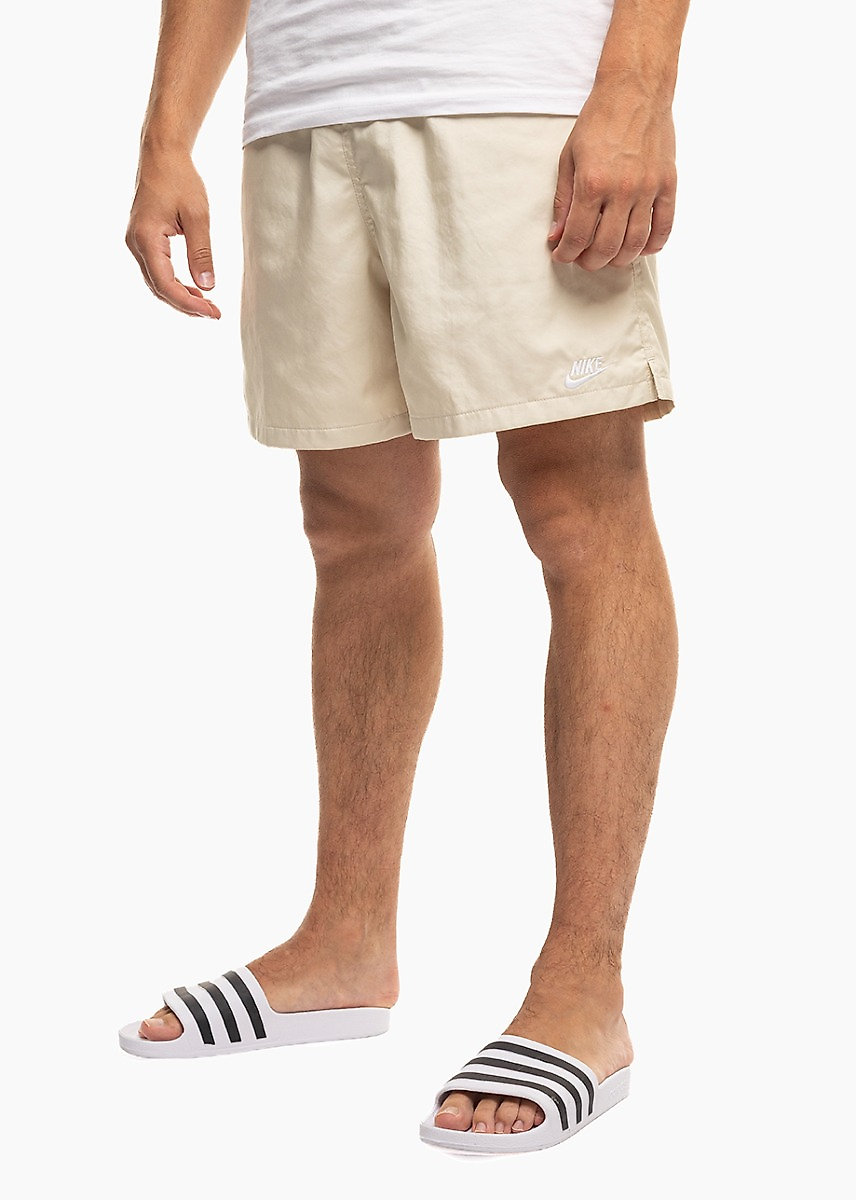Pantaloni scurți bărbați Nike Club FN3307 229