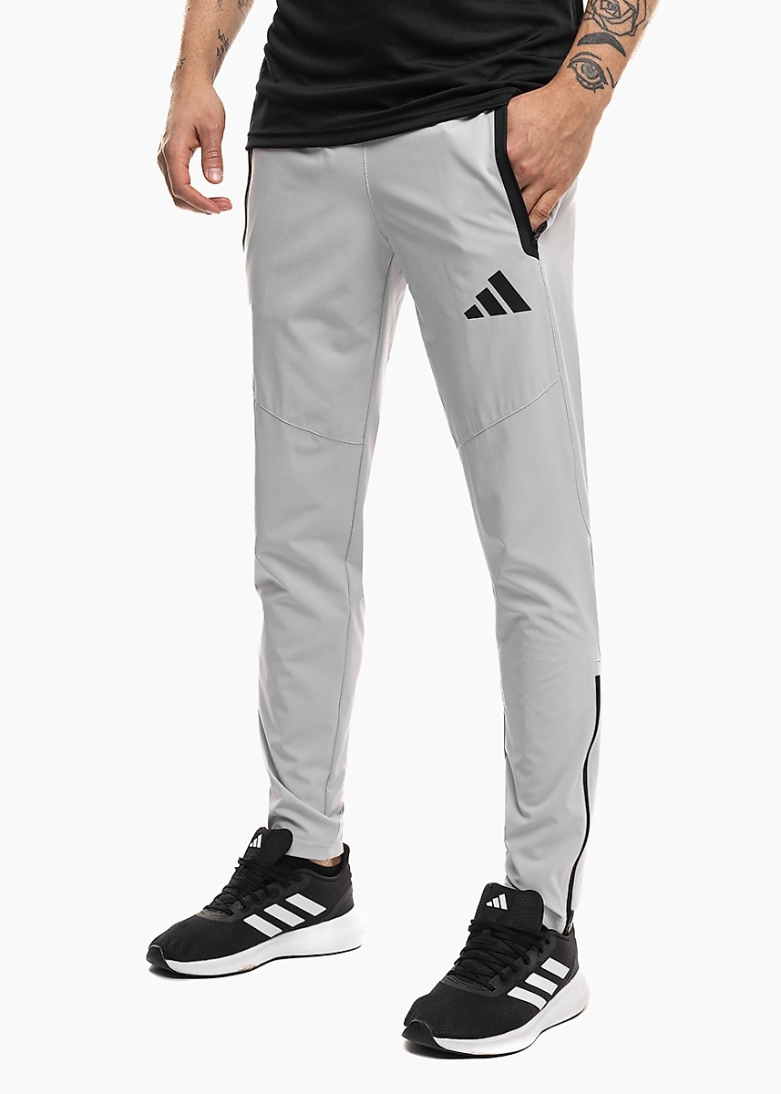 Pantaloni bărbați adidas Tiro 26 Travel Woven KE8363